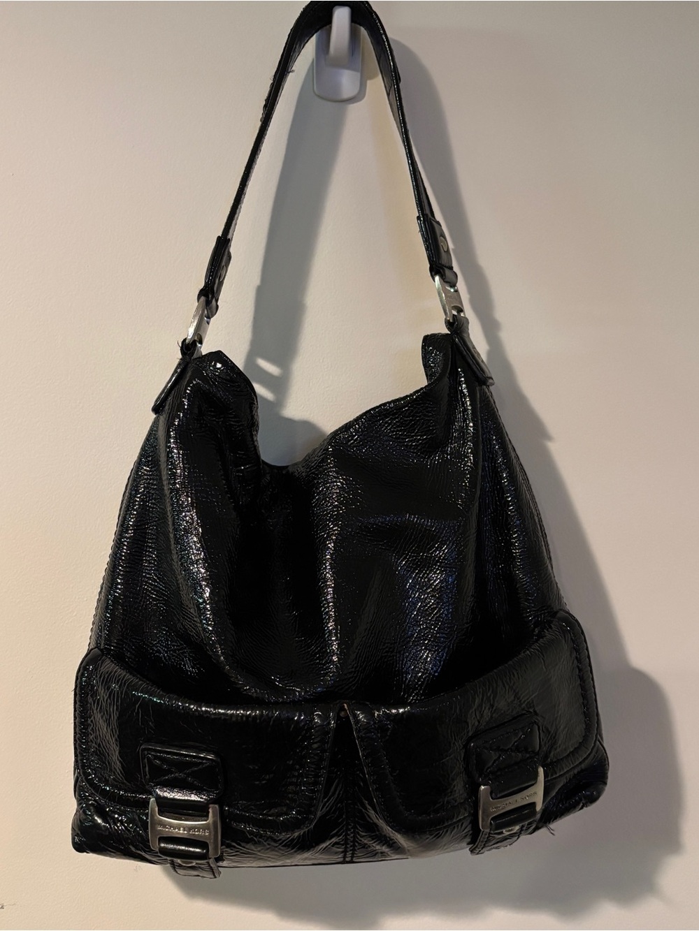 MICHAEL KORS Shiny black patent leather shoulder hobo front pockets